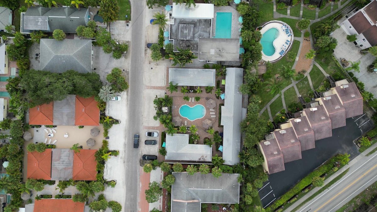 Exploring Options What to Consider When Choosing a Pool Service Company in Fort Pierce - POOL EMPORIUM